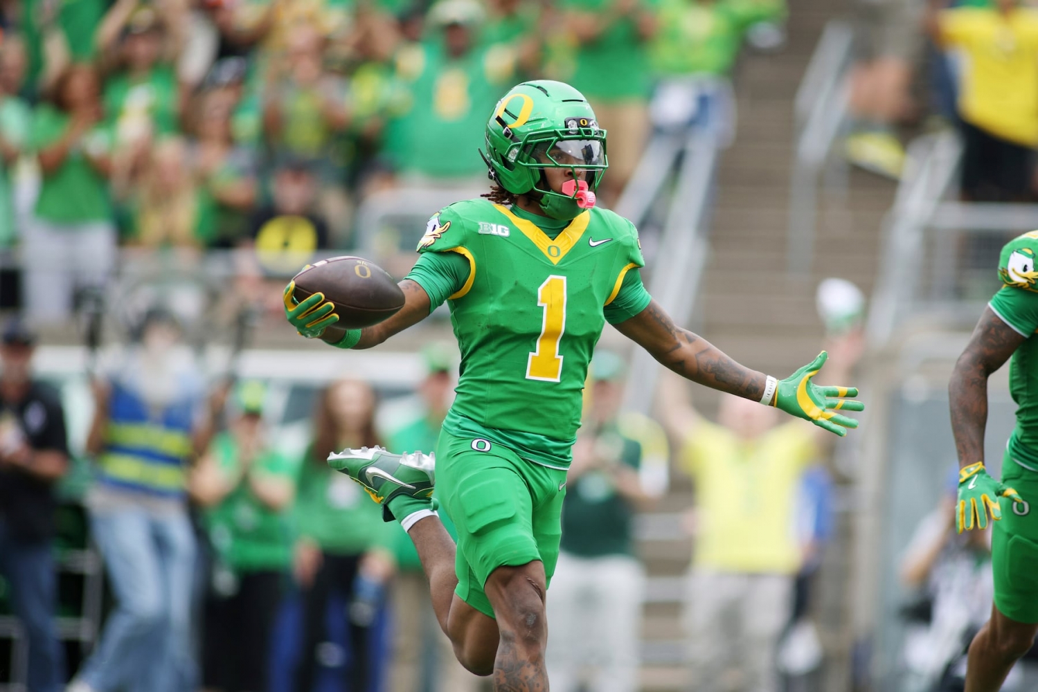 FanDuel promo code unlocks $300 in bonus bets if you win your first $5 wager on Indiana vs. Oregon