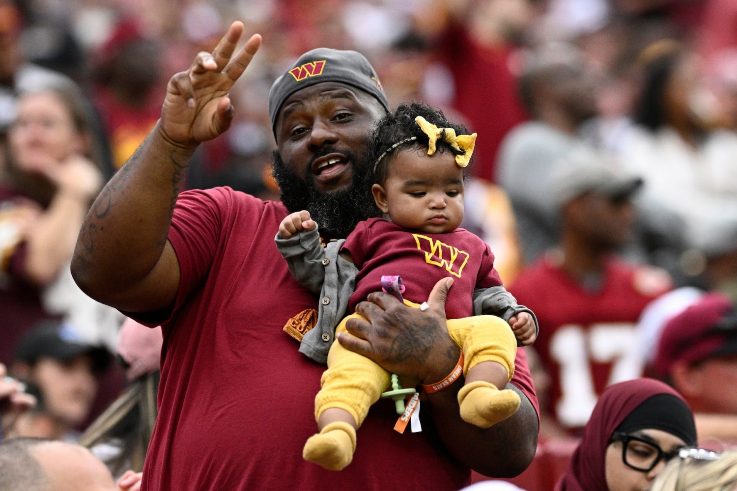 How to watch the Bears vs Commanders MNF game tonight: TV, odds
