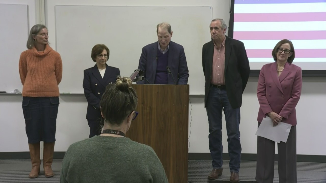 Oregon lawmakers decry GOP over shutdown