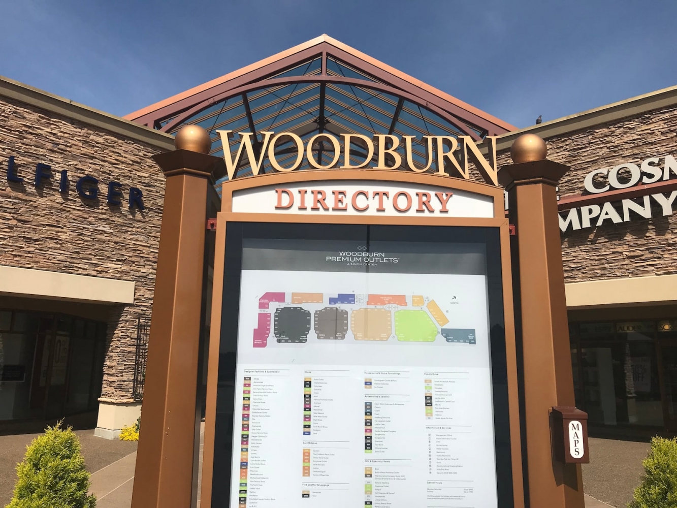 Oregon leather company, trendy Y2K brand open at Woodburn’s outlet mall
