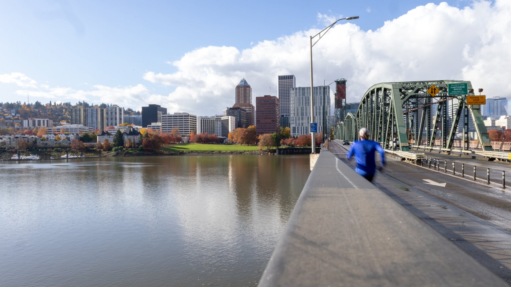Hawthorne Bridge’s south sidewalk closes for gate repair Thursday