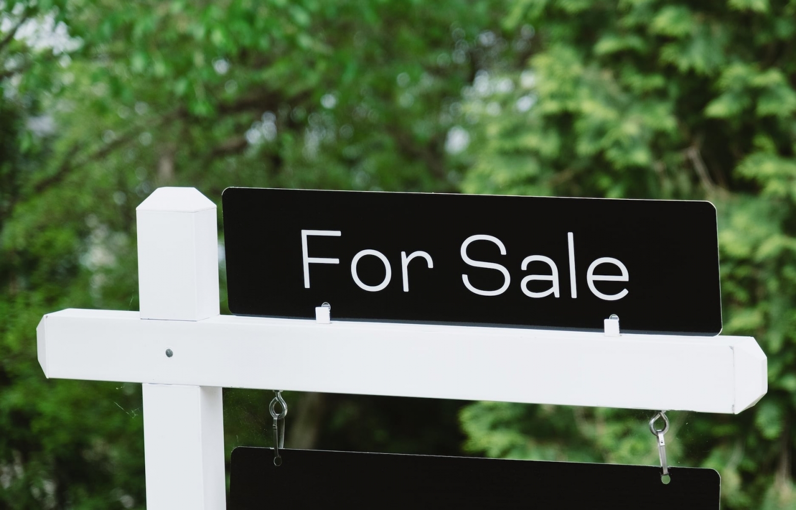 Dear Abby: How can I get parent’s neighbors to stop bothering me as I prepare to sell their home?