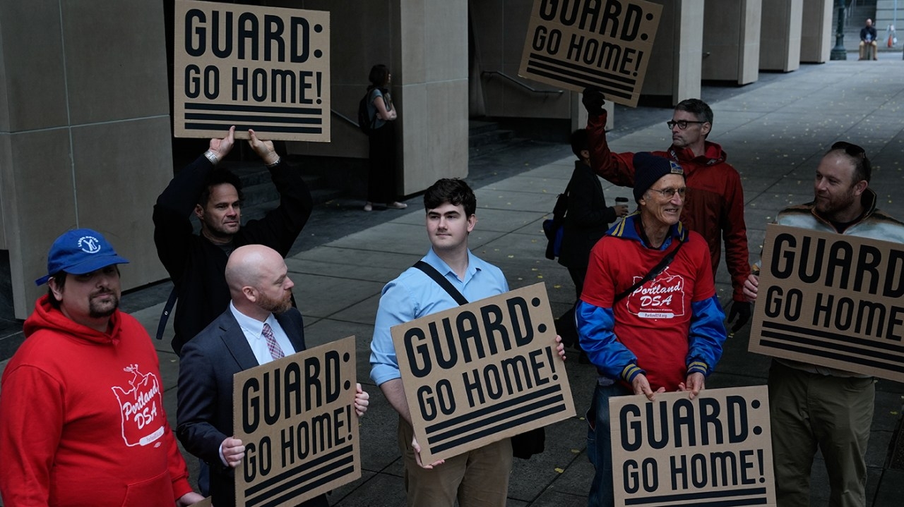 Judge extends block on National Guard deployment to Portland