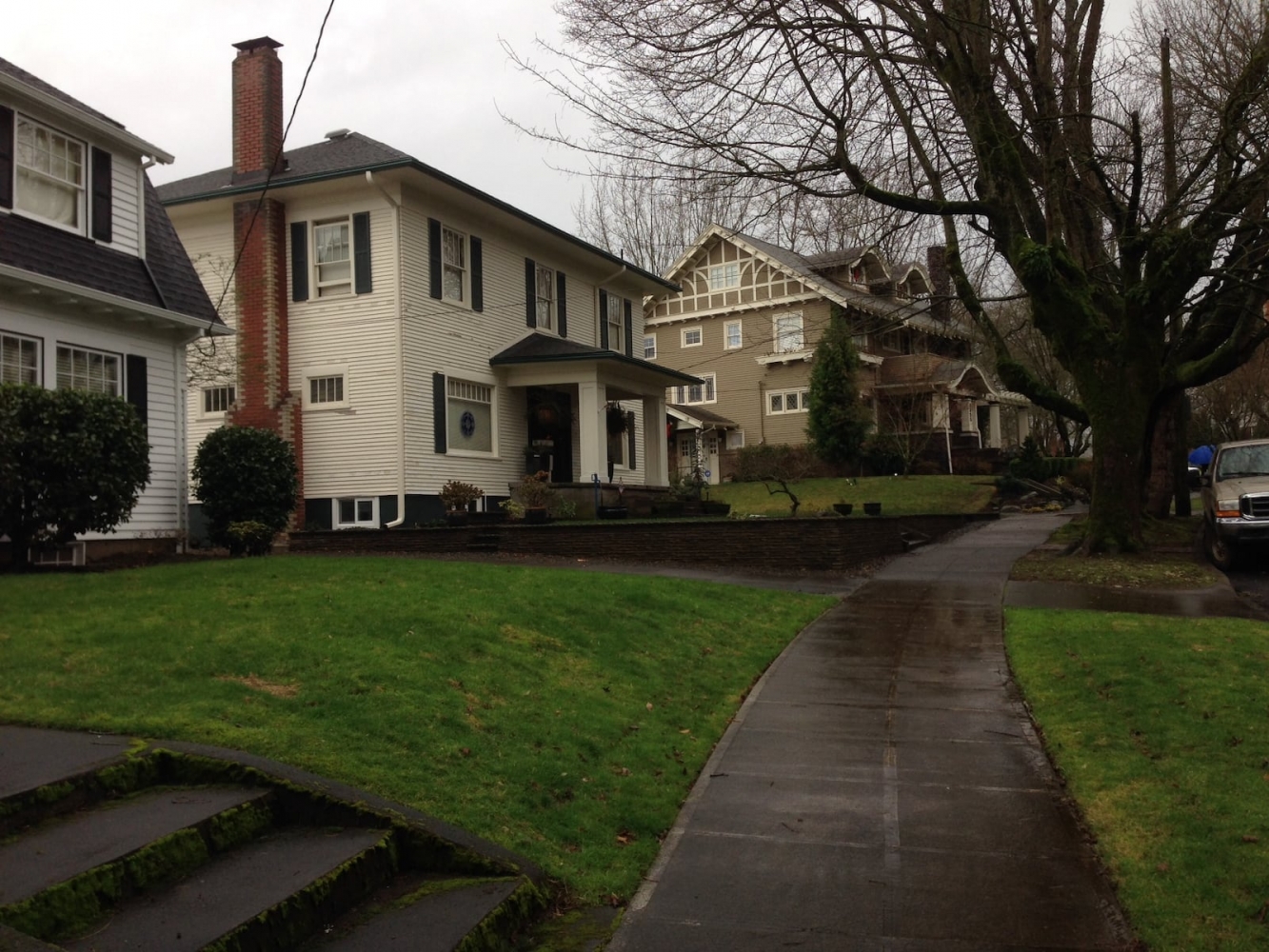 Long-term mortgage rates slip again, but remain above 6%