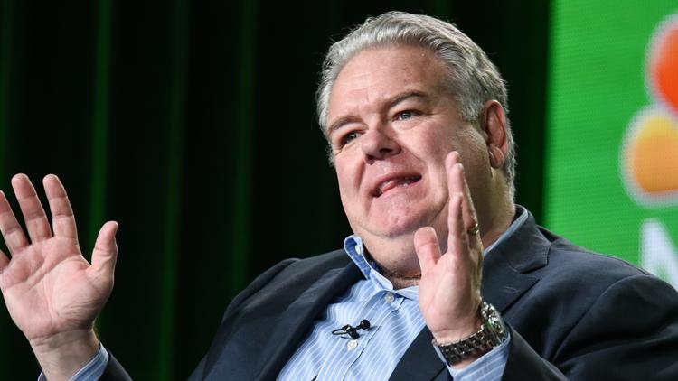 WATCH: Two ‘Parks and Recreation’ co-stars have a special in-flight reunion