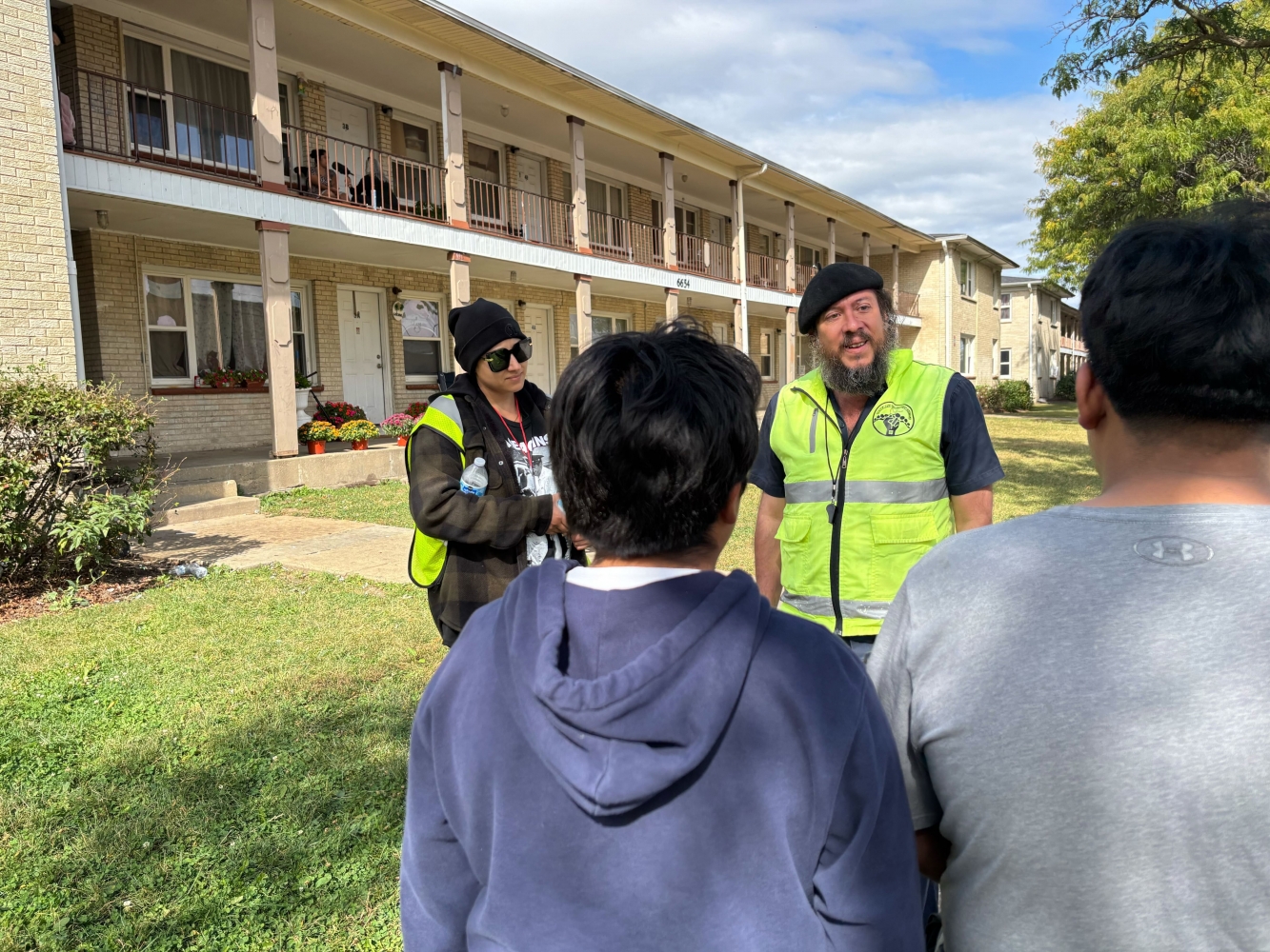 As tensions rise in Chicago, volunteers patrol neighborhoods to oppose ICE and help migrants escape