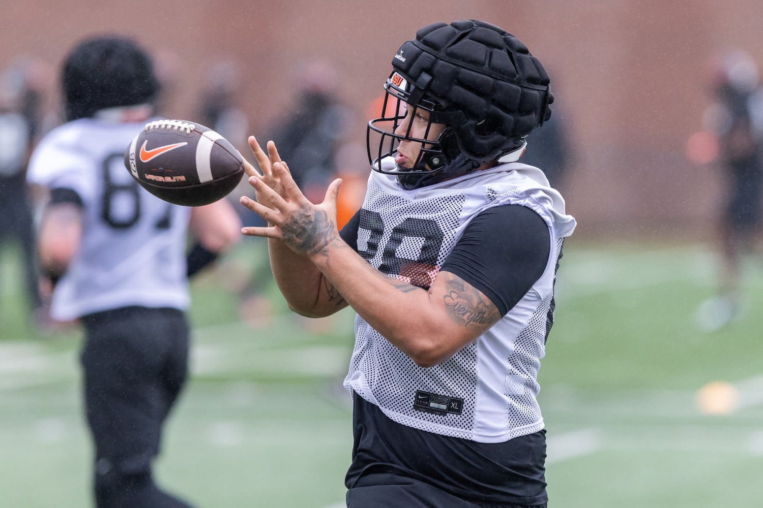 Oregon State tight end, former Central Catholic star out for season