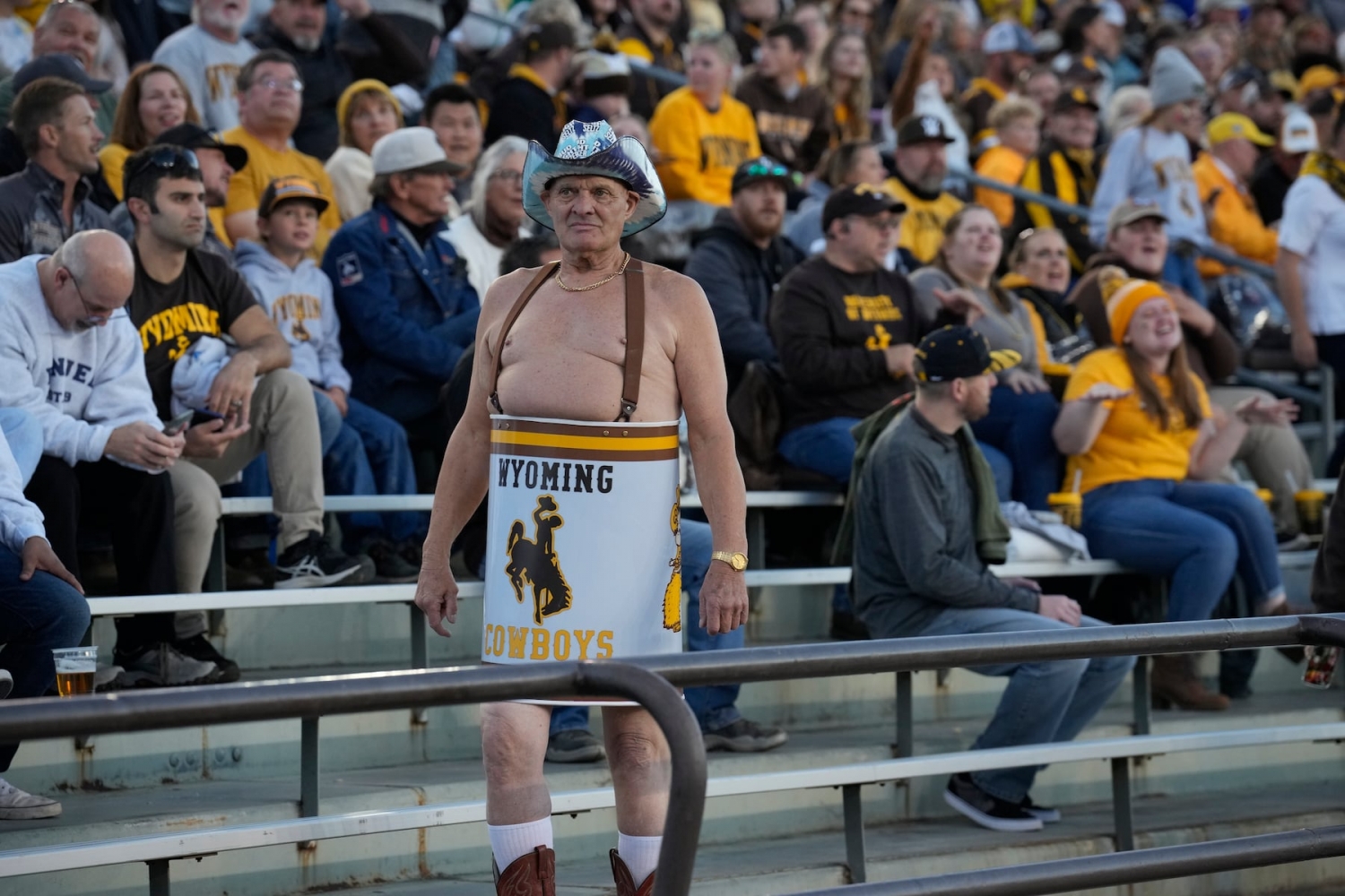How to watch Wyoming vs Air Force football today: TV, odds