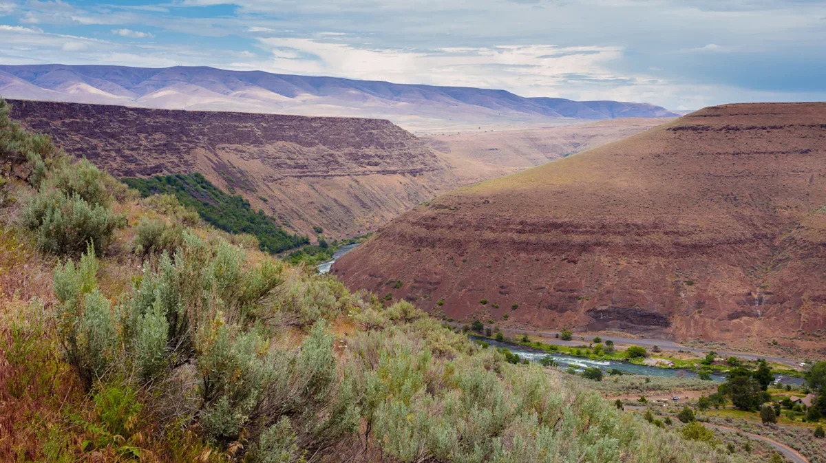 Oregon's Hidden Gem City Is A Scenic Escape For Fishing Adventures And Pristine Waterfalls