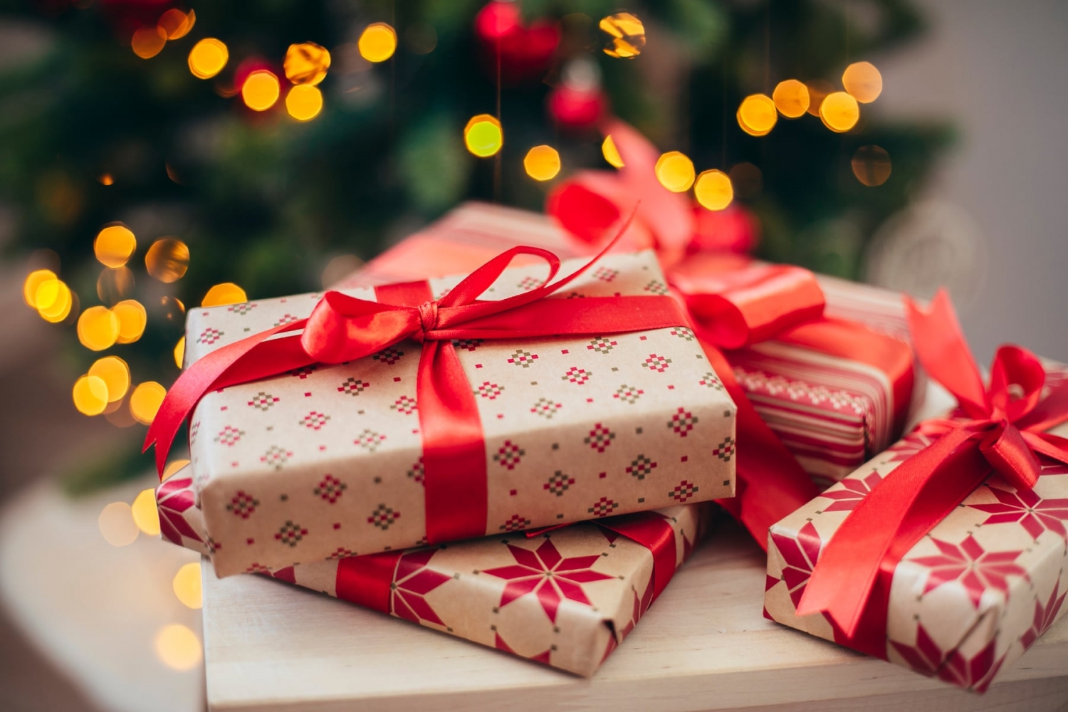 Dear Abby: My husband hates the way I pick out holiday gifts, but won’t do the work himself