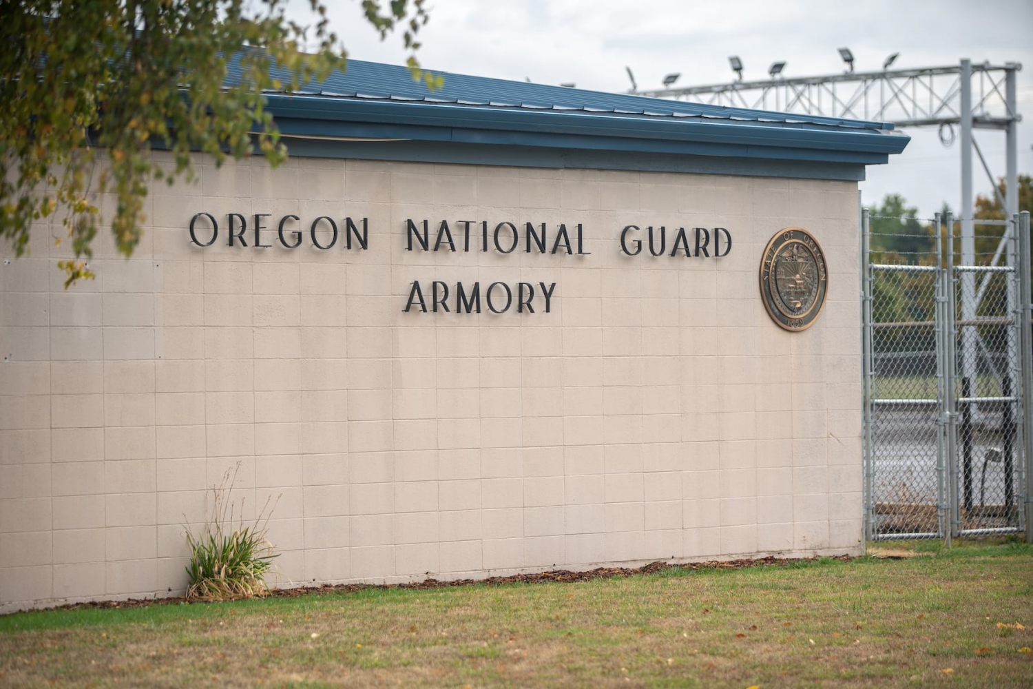 Appeals court, in 2 to 1 split, puts hold on restraining order barring Trump from deploying Oregon National Guard
