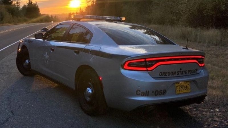 Cyclist dies after being struck by motorhome on Oregon highway
