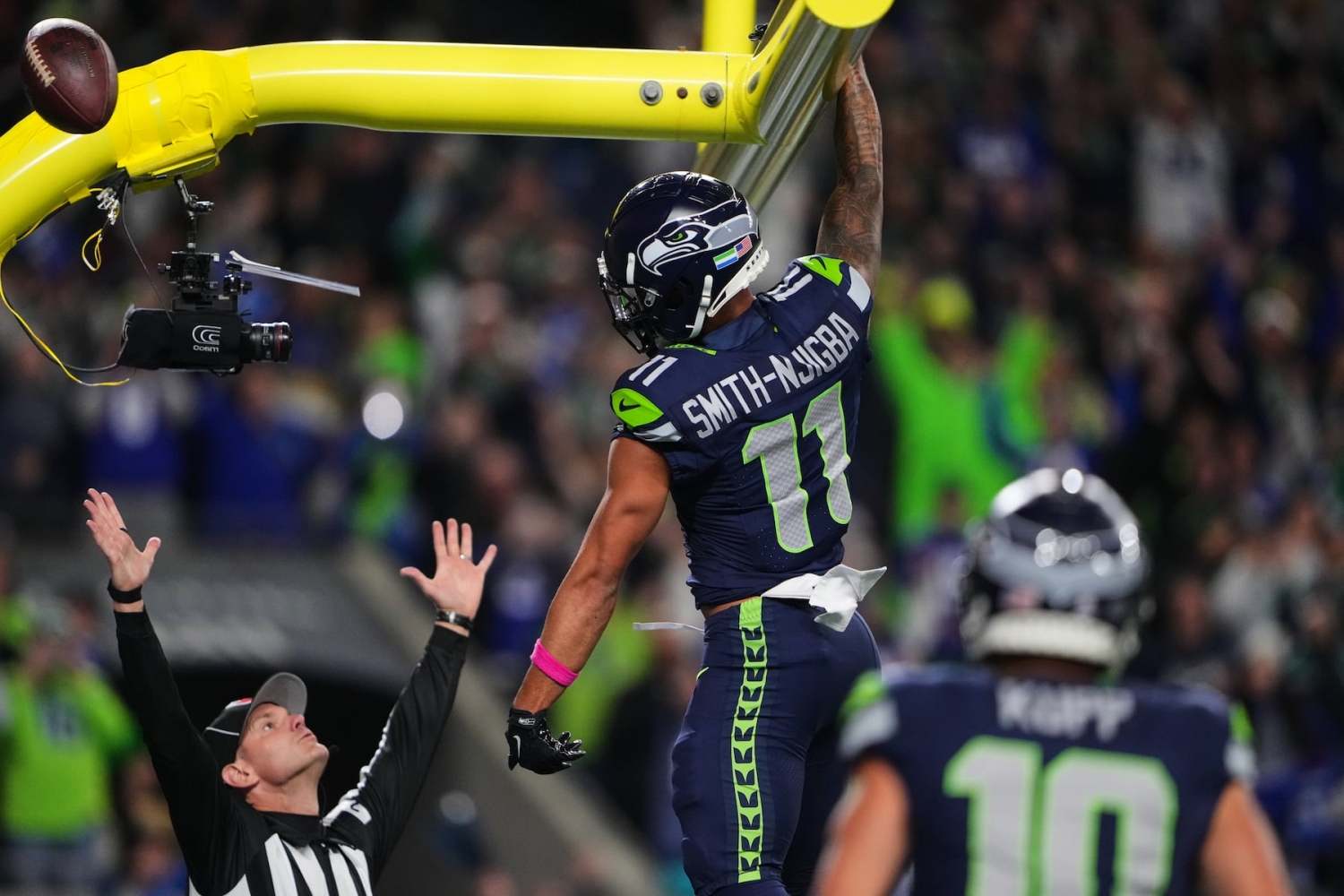 Jaxon Smith-Njigba dominates as Seattle Seahawks defeat Houston Texans