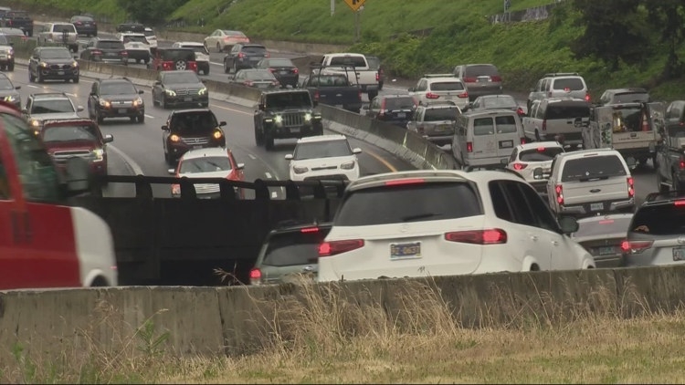 Gov. Kotek leaves stopgap transportation bill unsigned as Republicans spoil for a signature campaign