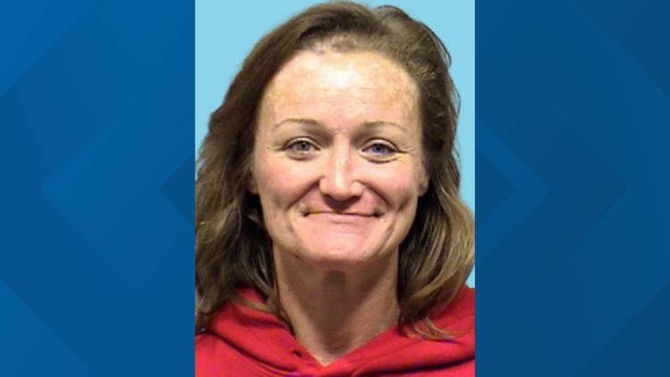 Oregon City man arrested in girlfriend's death; teen son also arrested, 17-year-old son still wanted